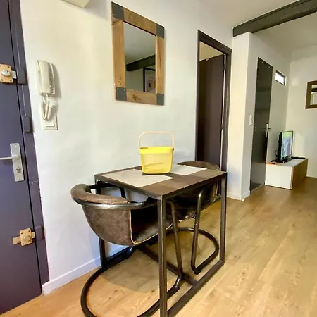 The Cozy! Air-conditioned Centre With One Bedroom